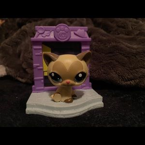 Littlest pet shop McDonald’s toy